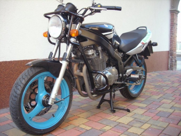 Suzuki GS 500 Klasse A 18